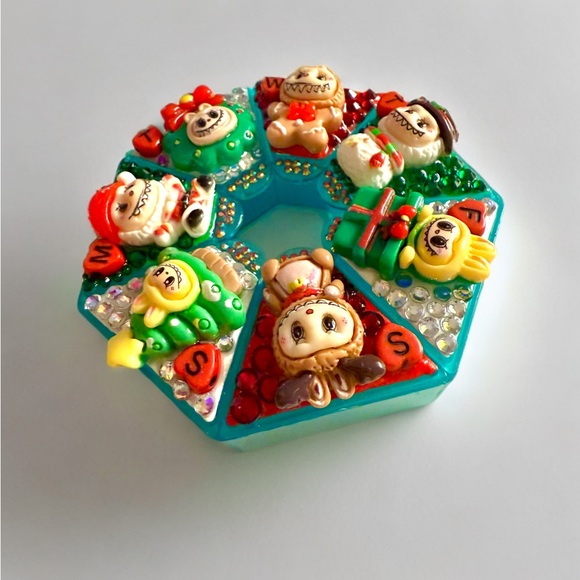 Decoden Pill Case, Labubu Christmas Cute Monsters Weekly Box, Kawaii Handmade - Picture 3 of 5